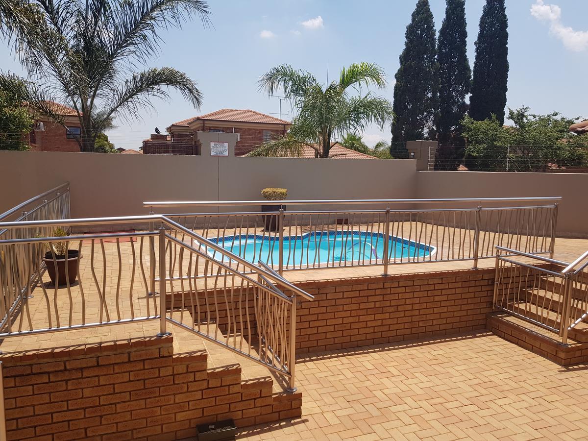 Europrime Hotel Boksburg Eksteriør bilde